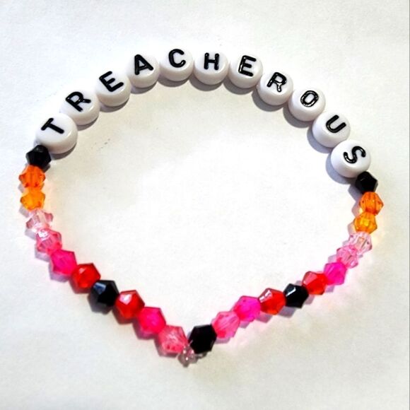 Taylor Swift Friendship Bracelet - Picture 1 of 2